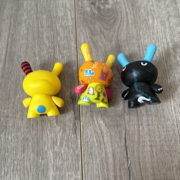 Set of 3 Kidrobot Dunnies Ye Olde English Collectible Figures - Picture 6 of 6